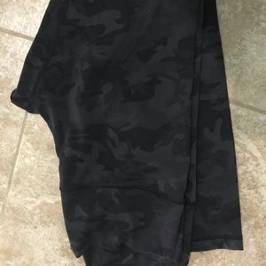 Black camo Lululemon leggings